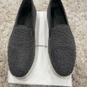 Vince. Blair 5 shearling sneaker charcoal